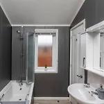 Family Luxury Retreat With Hot Tub Apartment