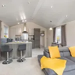 Family Luxury Retreat With Hot Tub Apartment *