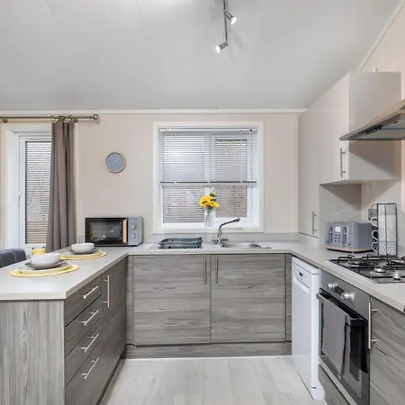 Family Luxury Retreat With Hot Tub York