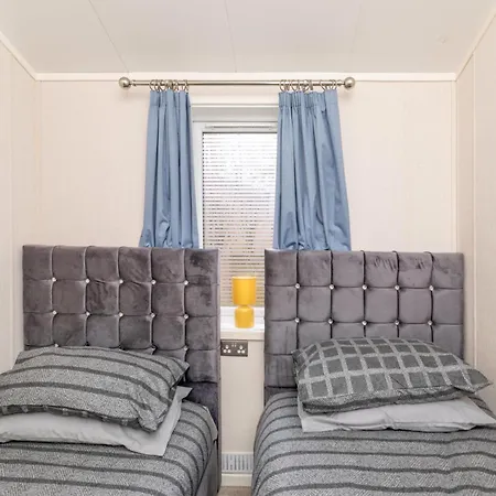 Family Luxury Retreat With Hot Tub