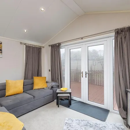 Family Luxury Retreat With Hot Tub Appartamento York