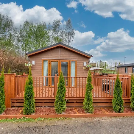 Family Luxury Retreat With Hot Tub Apartment York