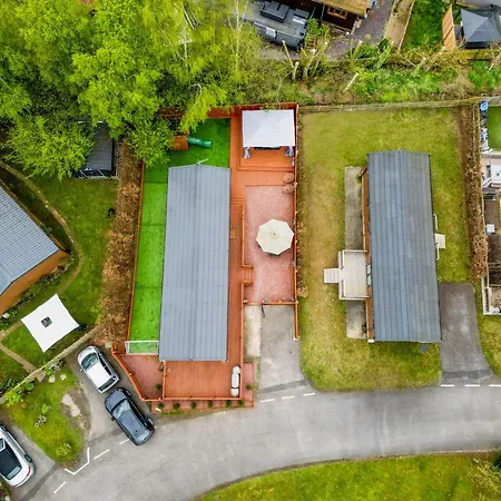 Family Luxury Retreat With Hot Tub