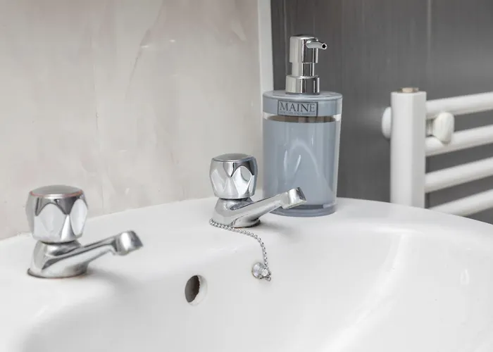 Family Luxury Retreat With Hot Tub Apartment York