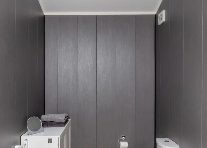 Family Luxury Retreat With Hot Tub York