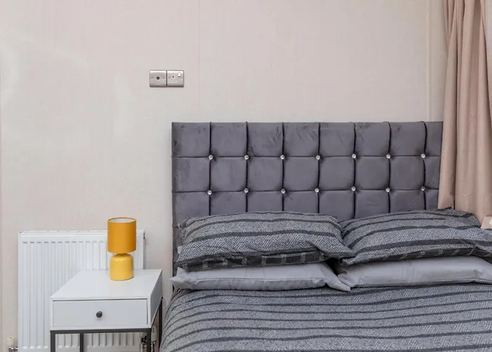 Apartment Family Luxury Retreat With Hot Tub *