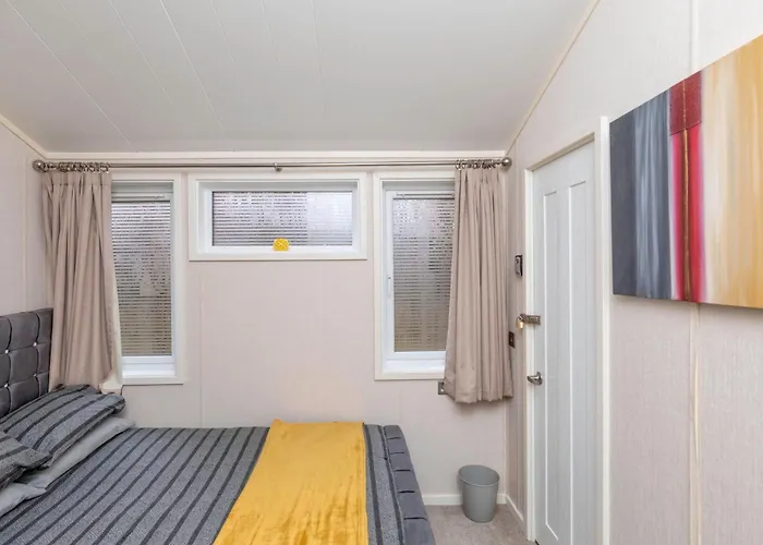 Family Luxury Retreat With Hot Tub Apartment