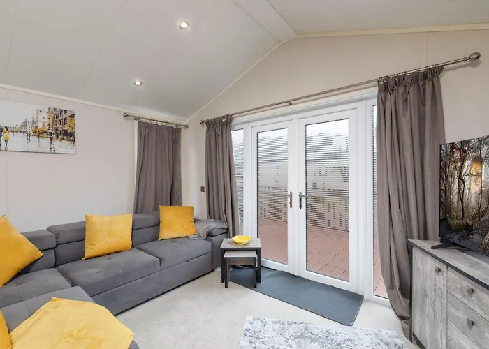 Family Luxury Retreat With Hot Tub Apartment York