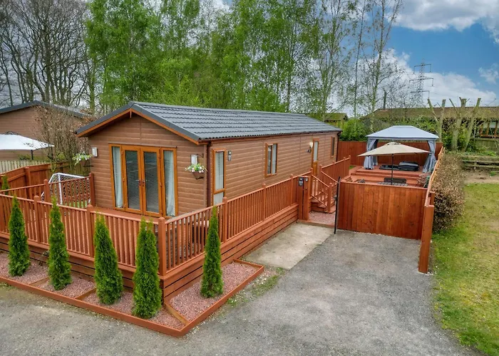 Family Luxury Retreat With Hot Tub * York