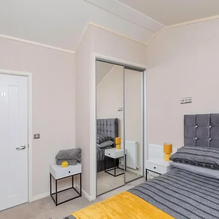 Apartmán Family Luxury Retreat With Hot Tub York
