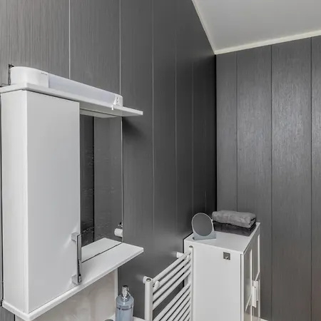 Family Luxury Retreat With Hot Tub Apartmán
