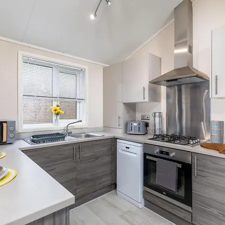 Family Luxury Retreat With Hot Tub 约克