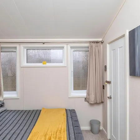 Family Luxury Retreat With Hot Tub Apartmán