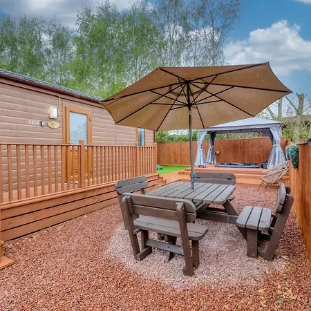 Family Luxury Retreat With Hot Tub Appartement *